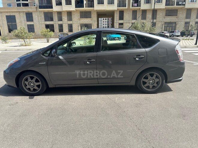 Toyota Prius-5