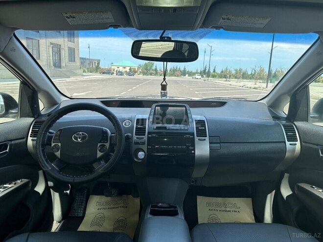 Toyota Prius-11