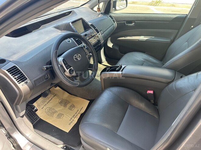 Toyota Prius-10