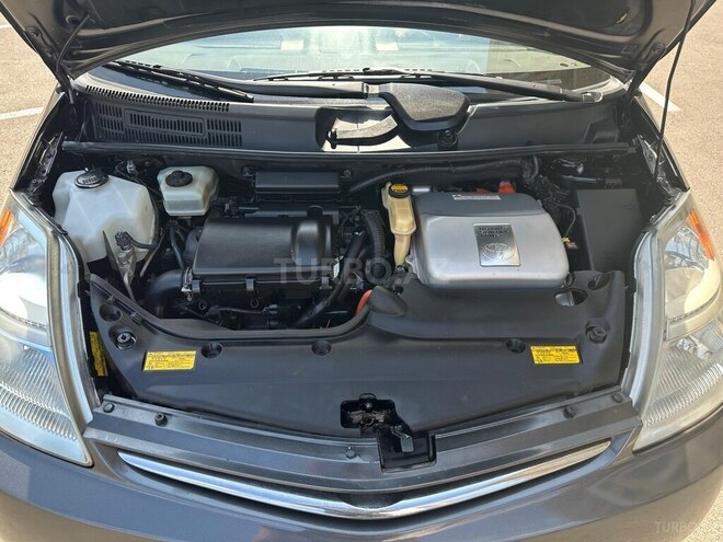 Toyota Prius-13