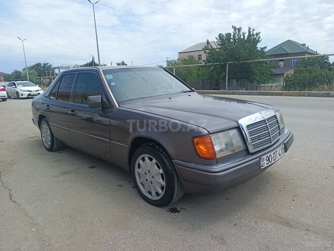 Mercedes E 200 1991, 209,300 km - 2.0 л - Sumqayıt