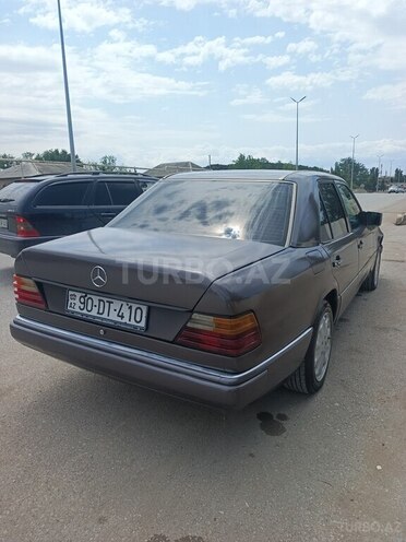 Mercedes E 200 1991, 209,300 km - 2.0 л - Sumqayıt