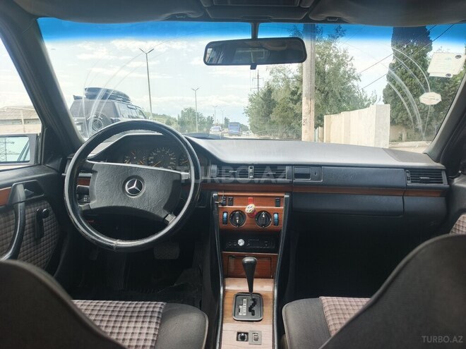Mercedes E 200 1991, 209,300 km - 2.0 л - Sumqayıt