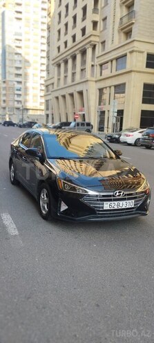 Hyundai Elantra 2018, 130,000 km - 2.0 l - Bakı