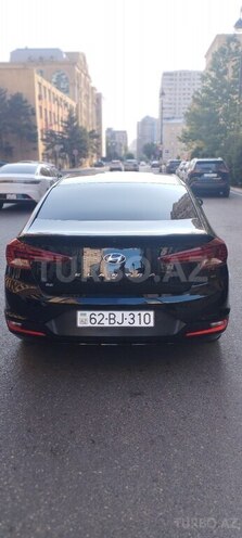 Hyundai Elantra 2018, 130,000 km - 2.0 l - Bakı