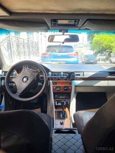 Mercedes E 200 1991, 400,000 km - 2.0 l - Bakı