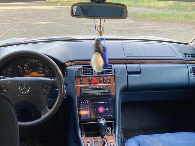 Mercedes E 240 1998, 395,890 km - 2.4 л - Qazax
