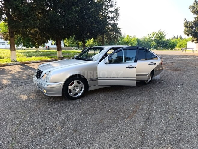 Mercedes E 240 1998, 395,890 km - 2.4 л - Qazax
