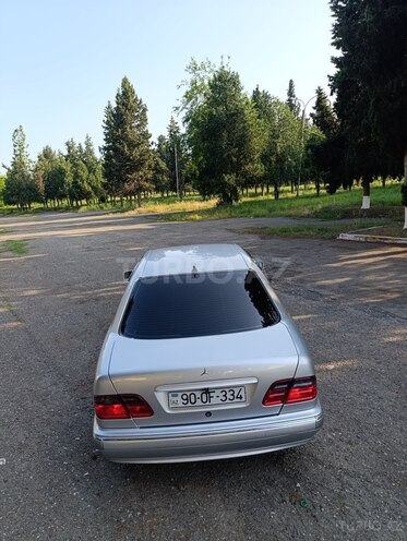 Mercedes E 240 1998, 395,890 km - 2.4 л - Qazax