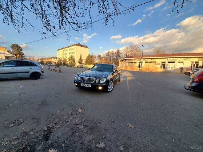 Mercedes E 200 2008, 300,000 km - 1.8 l - Sabirabad