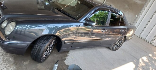 Mercedes E 200 1998, 273,000 km - 2.0 l - Gəncə