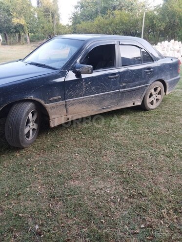 Mercedes C 200 1996, 215,452 km - 2.0 l - Bakı