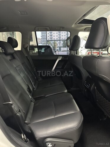 Toyota Land Cruiser Prado-23