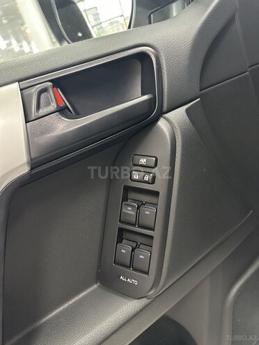 Toyota Land Cruiser Prado-30