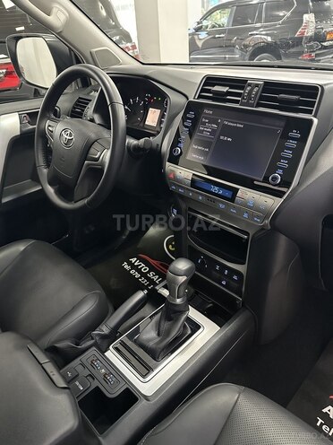 Toyota Land Cruiser Prado-26