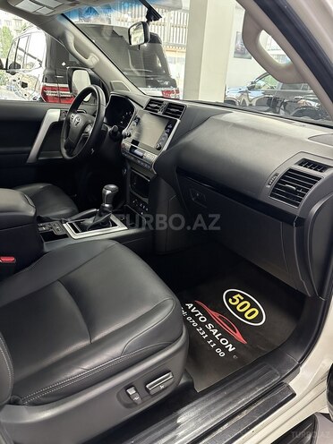 Toyota Land Cruiser Prado-27