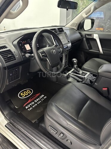 Toyota Land Cruiser Prado-9