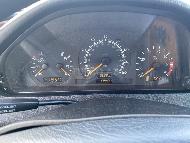 Mercedes C 230 1999, 179,431 km - 2.3 l - Bakı