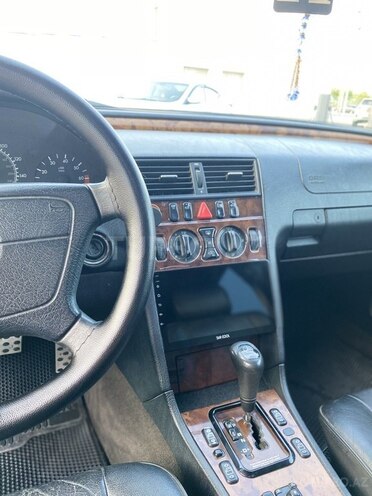 Mercedes C 230 1999, 179,431 km - 2.3 l - Bakı