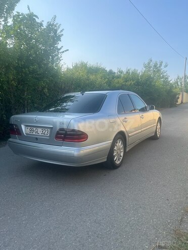 Mercedes E 220 d 2000, 570,000 km - 2.2 l - Göyçay