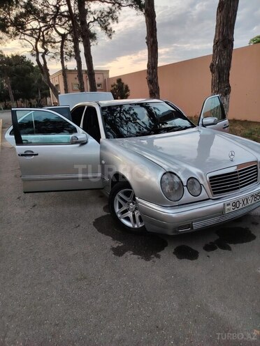 Mercedes E 230 1995, 386,000 km - 2.3 l - Bakı