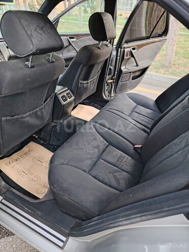 Mercedes E 230 1995, 386,000 km - 2.3 l - Bakı