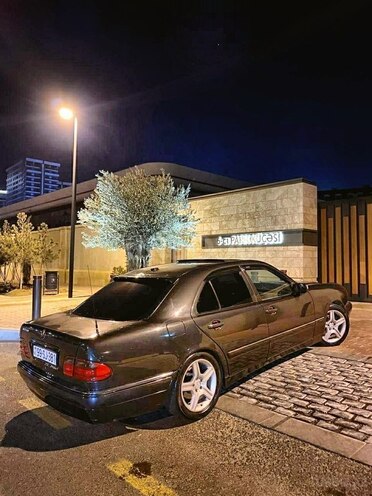 Mercedes E 280 1997, 350,000 km - 2.8 l - Bakı