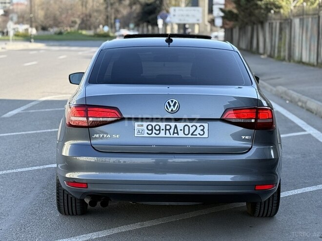 Volkswagen Jetta-8