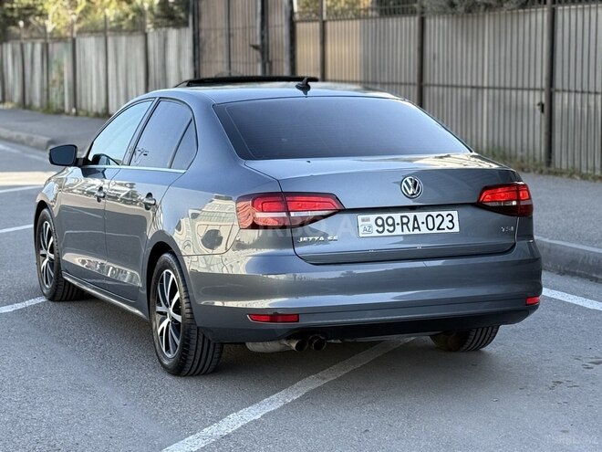 Volkswagen Jetta-9