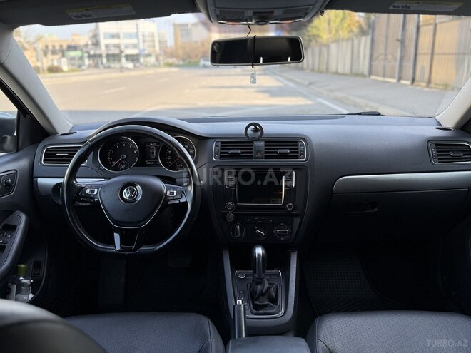 Volkswagen Jetta-4