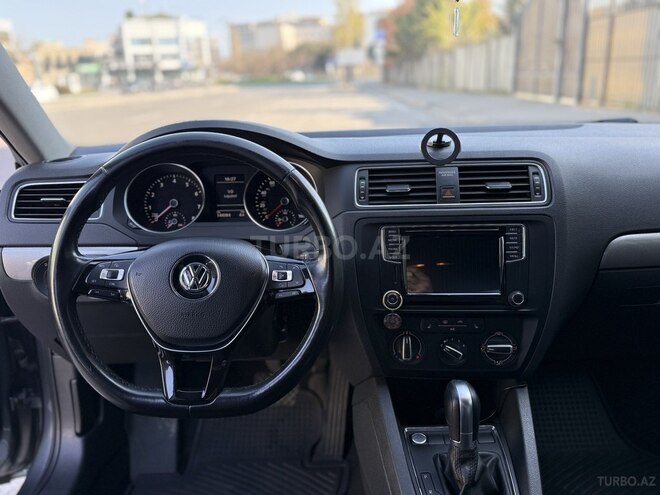 Volkswagen Jetta-10