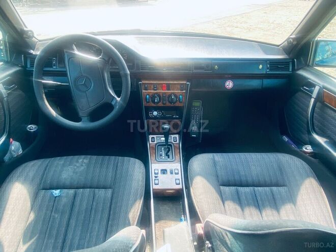Mercedes E 220 1993, 288,000 km - 2.2 л - Bakı