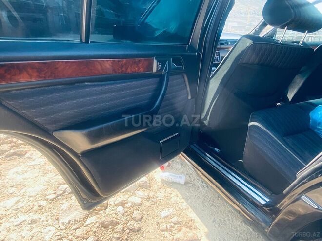 Mercedes E 220 1993, 288,000 km - 2.2 л - Bakı