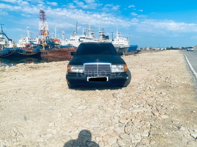 Mercedes E 220 1993, 288,000 km - 2.2 л - Bakı