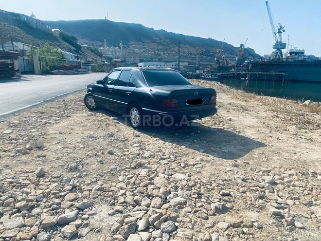 Mercedes E 220 1993, 288,000 km - 2.2 л - Bakı