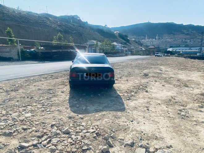 Mercedes E 220 1993, 288,000 km - 2.2 л - Bakı