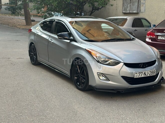 Hyundai Elantra-2