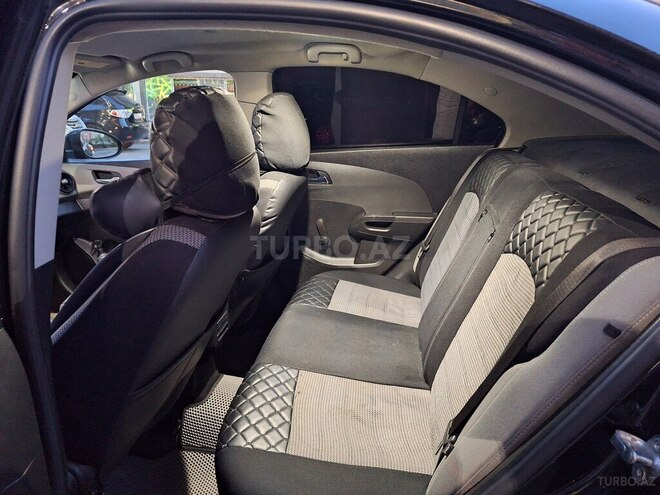 Chevrolet Aveo-8