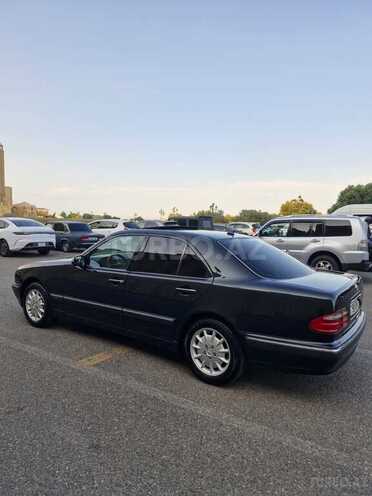 Mercedes E 280 1999, 244,300 km - 2.8 л - Bakı