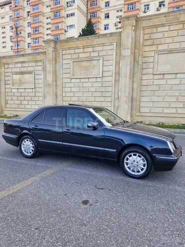 Mercedes E 280 1999, 244,300 km - 2.8 л - Bakı