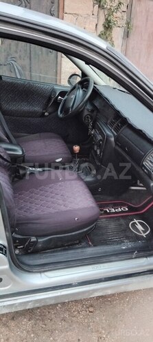 Opel Vectra 1999, 250,000 km - 1.6 l - Bakı