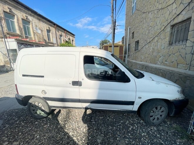 Peugeot Partner 2002, 470,000 km - 1.9 l - Bakı