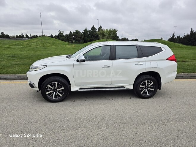 Mitsubishi Pajero Sport 2018, 160,000 km - 3.0 l - Bakı