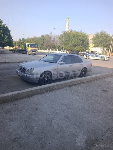 Mercedes E 220 d 2016, 825,143 km - 2.2 l - İmişli
