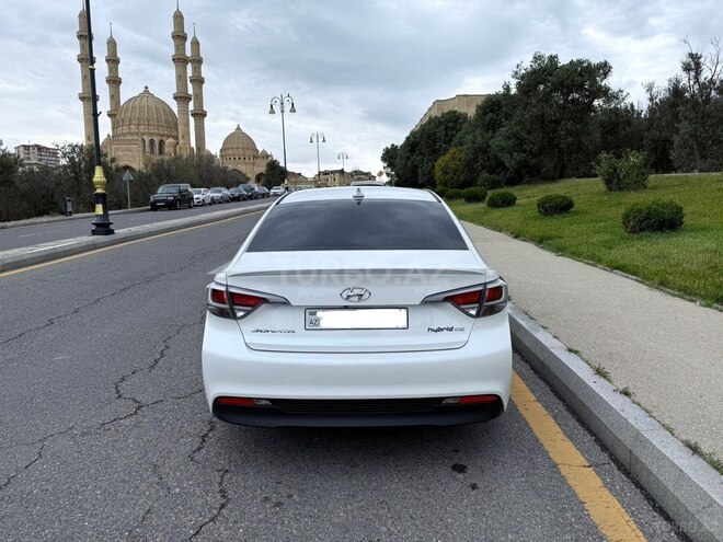 Hyundai Sonata-3