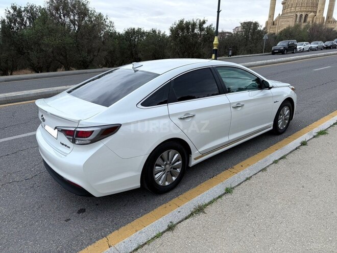 Hyundai Sonata-6