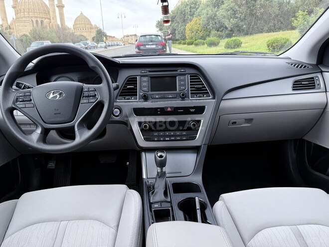 Hyundai Sonata-2