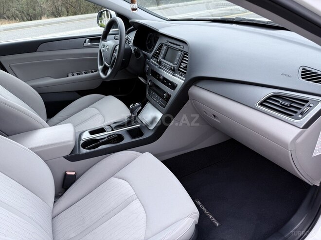 Hyundai Sonata-13