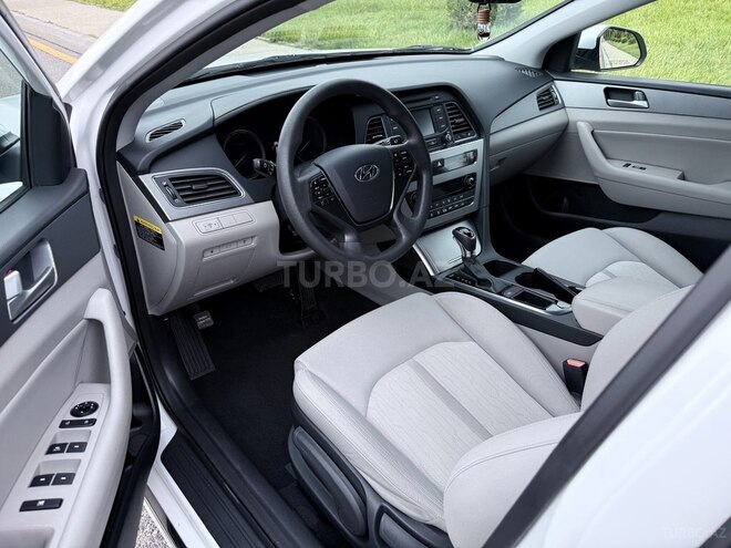 Hyundai Sonata-11