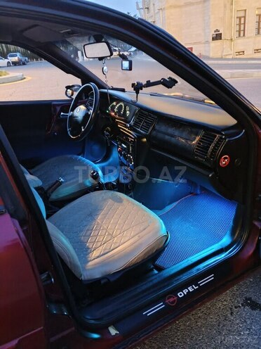Opel Vectra 1996, 180,000 km - 1.6 l - Bakı